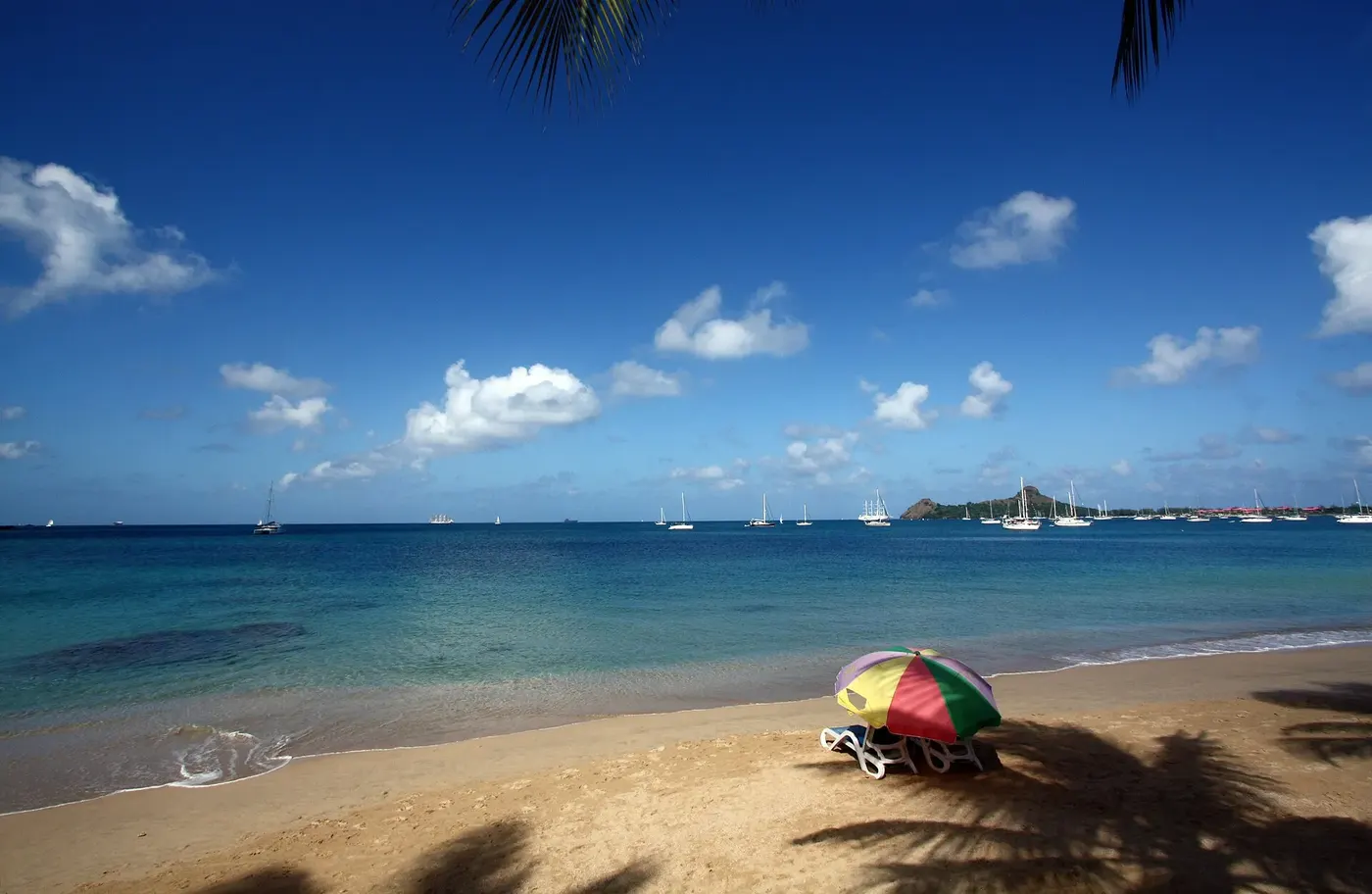 A praia de Rodney Bay, no norte de Santa Lúcia